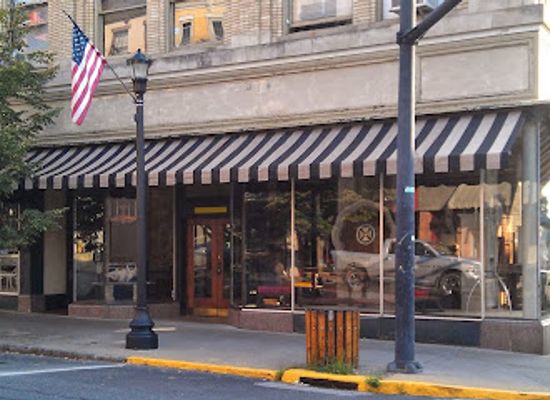 new-york/hudson/shop/regan-smith-antiques