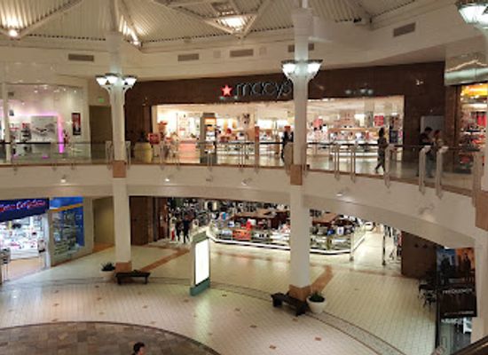 california/santa-clarita/shop/valencia-town-center
