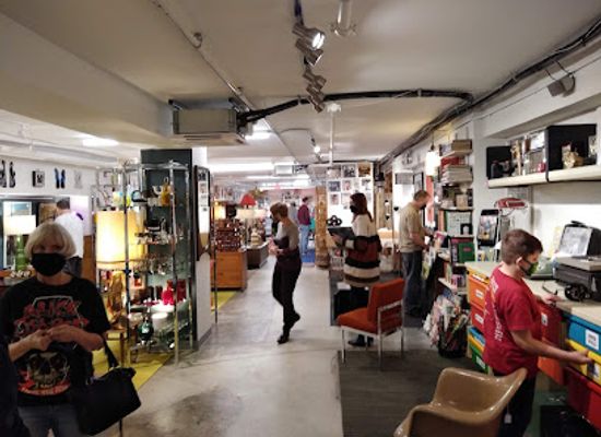 iowa/southwest-iowa/shop/funky-finds-vintage-retro