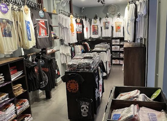 vietnam/ho-chi-minh-city/shop/saigon-jane-t-shirt-shop