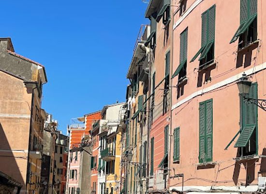 italy/cinque-terre/shop/katrina-italian-clothing-design