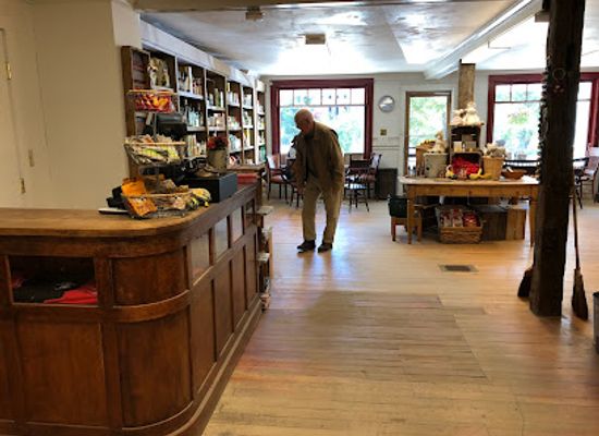 vermont/woodstock/shop/south-woodstock-country-store