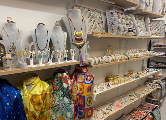 croatia/split/meje/shop/souvenir-mimoza