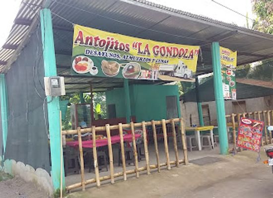 guatemala/rio-dulce/shop/antojitos-la-gondola