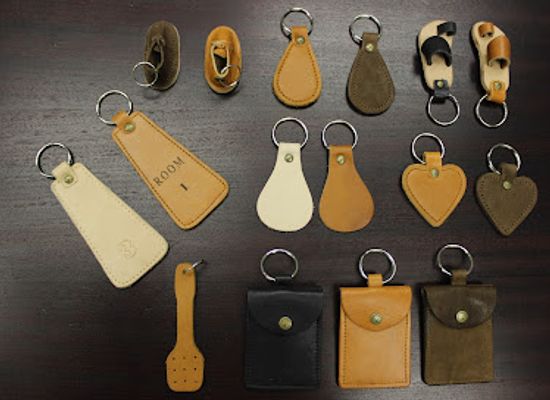 namibia/luderitzland/shop/shilongo-leather-works-namibia