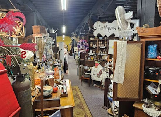 iowa/burlington/shop/eclectic-design-antiques
