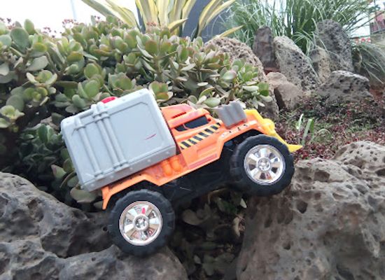 kenya/central-highlands/shop/wabebe-toys