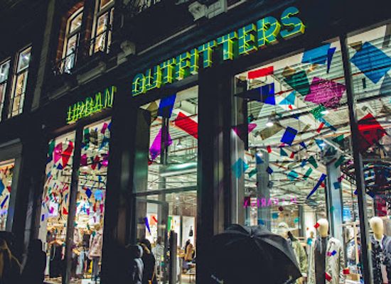 netherlands/amsterdam/shop/urban-outfitters