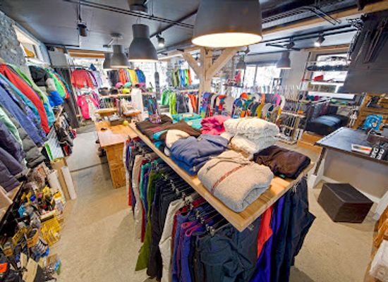 switzerland/gstaad/shop/pure-snowboard-shop