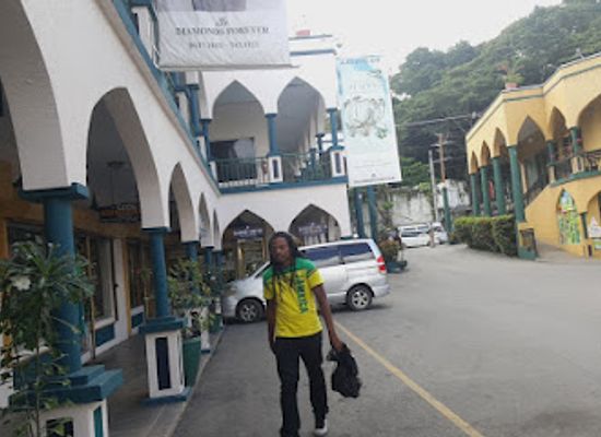 jamaica/dry-harbour-mountains/shop/cuban-cigar-shop-at-taj-mahal-plaza-duty-free-tax-free