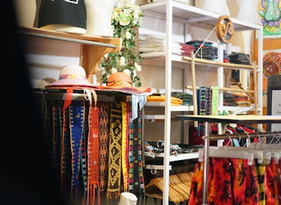 indonesia/east-nusa-tenggara/shop/chomabee-cewo-kaos