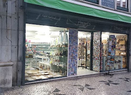 portugal/lisbon/shop/souvenir-store