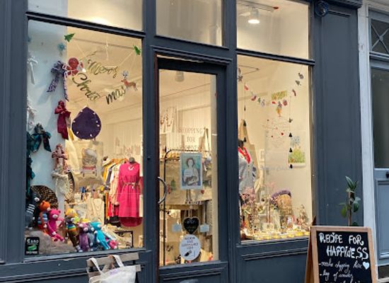 france/paris/shop/shopping-for-happiness