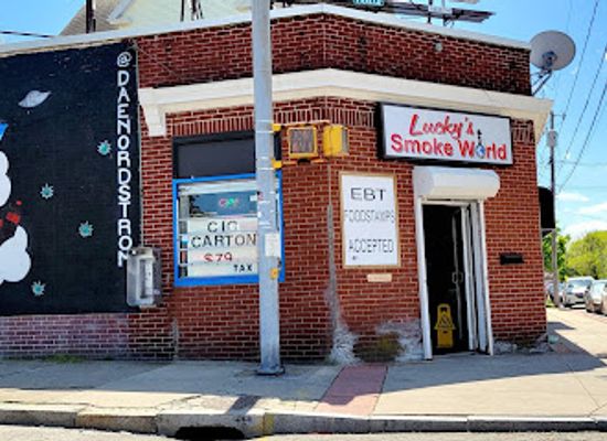 rhode-island/pawtucket/shop/lucky-s-smoke-world