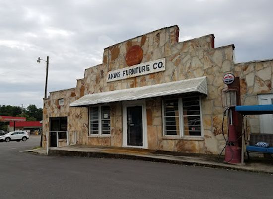 alabama/lookout-mountain/shop/akins-furniture-dogtown