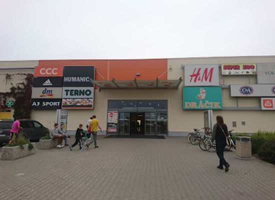 slovakia/novohrad/shop/laugaricio-shopping-center
