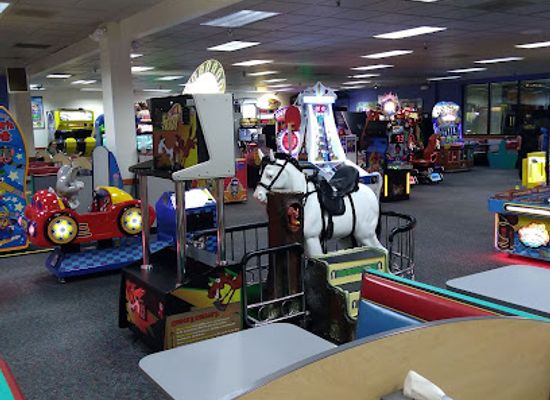 iowa/davenport/shop/old-town-shopping-center