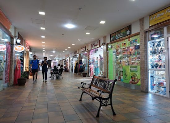 mauritius/riviere-du-rempart/shop/vieux-moulin-shopping-centre
