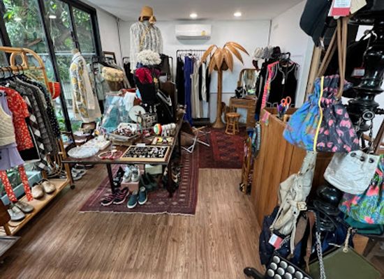 thailand/bangkok/sukhumvit/shop/museum-of-everything-jinglebell