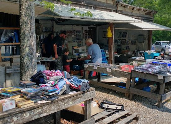 tennessee/cumberland-plateau/shop/crossville-flea-market-inc