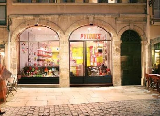 france/lyon/vieux-lyon/shop/pylones