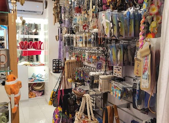 maldives/guraidhoo-island/shop/hello-maafushi