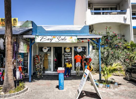 sint-maarten/great-bay-beach/shop/bay-side-gift-shop-cigar-lounge