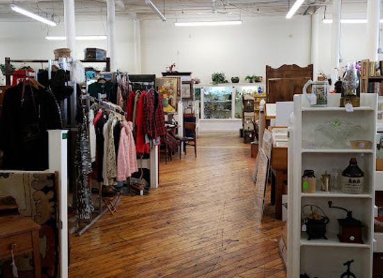 maine/the-highlands/shop/cabot-mill-antiques
