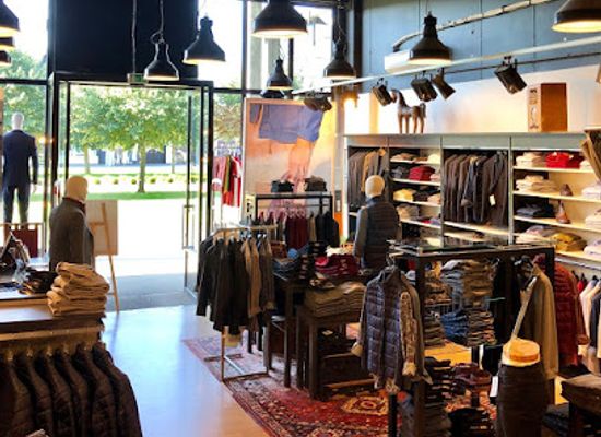 france/pays-de-la-loire/shop/la-seguiniere-outlet
