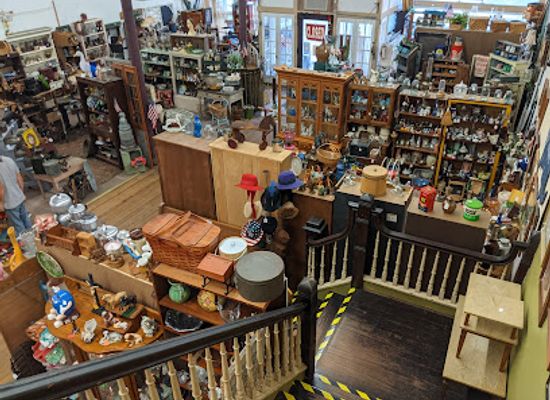 illinois/river-bend/shop/state-street-antiques-cllctb