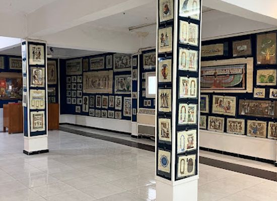 egypt/luxor/east-bank/shop/nefertari-papyrus-institute