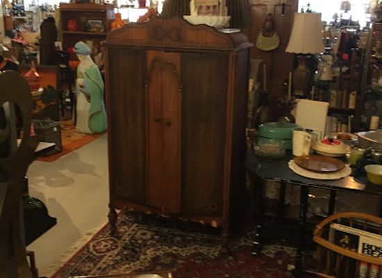 indiana/central-indiana/shop/bazaar-oh-vintage
