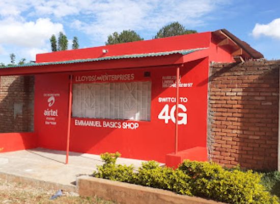 malawi/viphya-mountains/shop/emmanuel-basics-shop