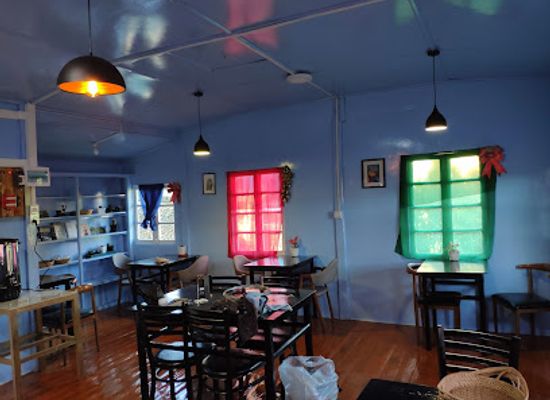 myanmar-burma/chin-state/shop/senripar-cafe-books-floral-service