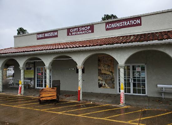 arkansas/ozark-national-forest/shop/christ-of-the-ozarks-gift-shop-and-information-center