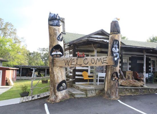 kentucky/land-between-the-lakes-national-recreation-area/shop/the-hitching-post-old-country-store