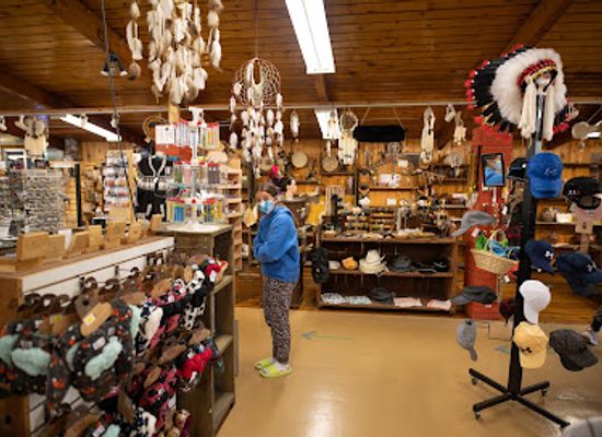 canada/northern-canada/shop/agawa-crafts-and-the-canadian-carver
