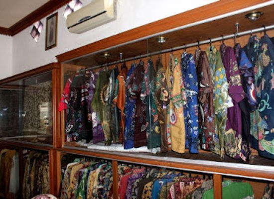 indonesia/sumatra/shop/batik-tanah-liek