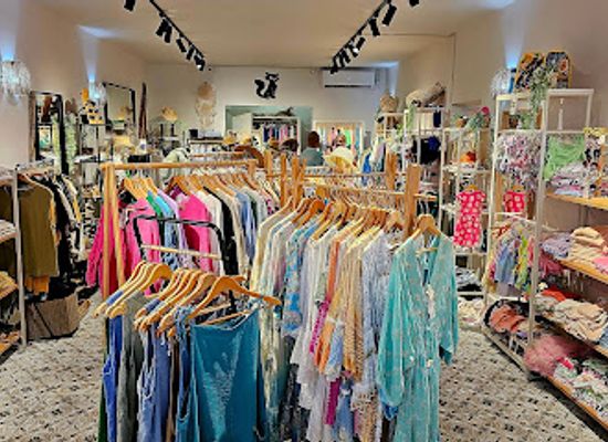 curacao/willemstad/shop/meow-stores-curacao