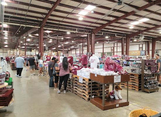 texas/college-station/shop/the-warehouse-at-c-c-creations