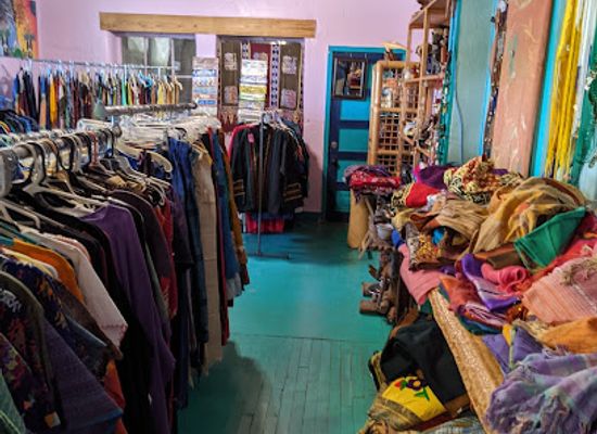 arkansas/fayetteville/shop/world-treasures