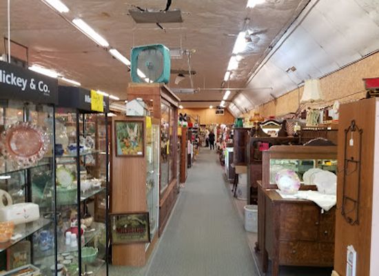 iowa/loess-hills/shop/missouri-valley-antiques-classic-cars