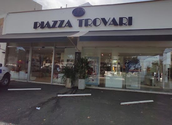 paraguay/asuncion/carmelitas/shop/piazza-trovari