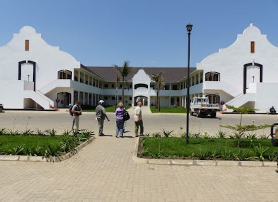 tanzania/serengeti-national-park/shop/sable-square-shopping-village