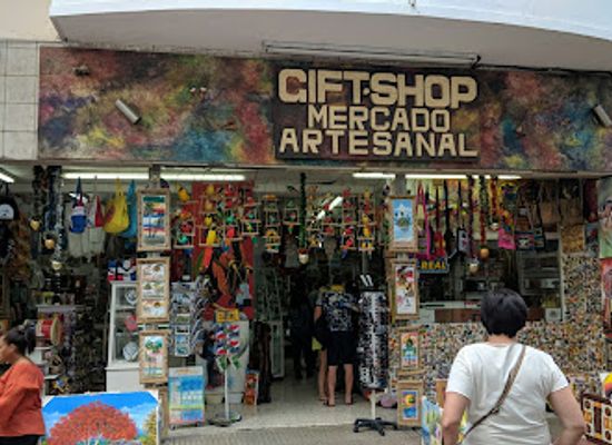 dominican-republic/santo-domingo/malecon/shop/gift-shop-mercado-artesanal