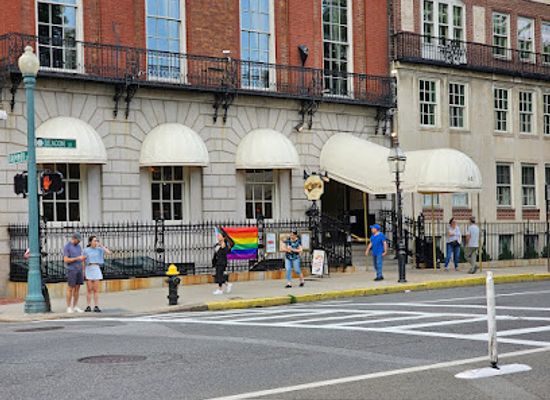 massachusetts/boston/beacon-hill/shop/cheers-gift-shop