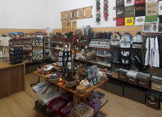 romania/bucharest/shop/lipscani-souvenirs