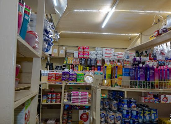 saint-kitts-and-nevis/cayon/shop/parris-shopping-center