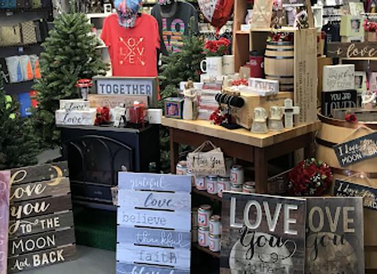 connecticut/central-connecticut/shop/agift-store