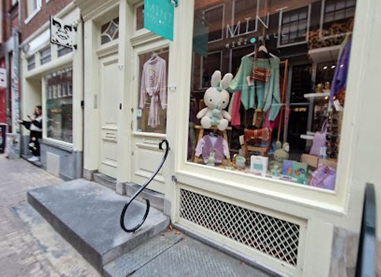 netherlands/amsterdam/centrum/shop/mint-mini-mall